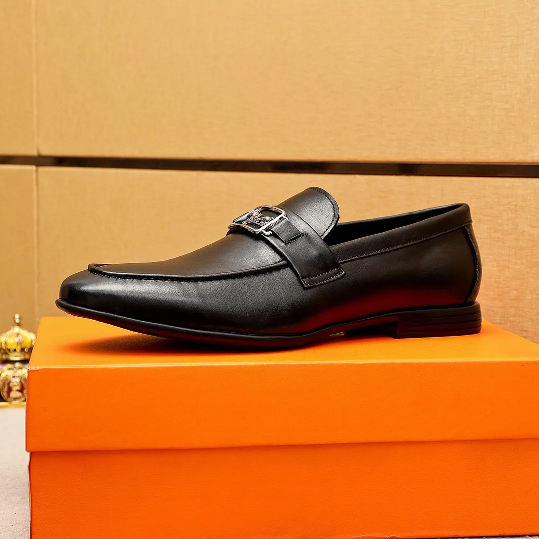 Men's shoes 💰460 💐 Product trademark: HERMES "Hermès" fashion leather shoes Regular size: 39-44 (38.45.46🉑️Customized) Product materials: Selected imported first-layer cowhide upper + classic hardware buckle, imported water-dyed cowhide lining. Strong three-dimensional visual effect, rubber outsole Color: 1⃣️color optional